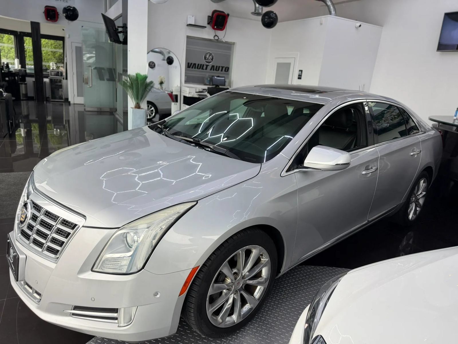 Used 2014 Cadillac XTS Luxury FWD image 15