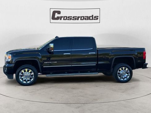Used 2016 GMC Sierra 2500 Denali w/ Duramax Plus Package AWD/4WD image 2
