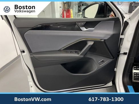 New 2026 Volkswagen Tiguan SE R-Line image 27