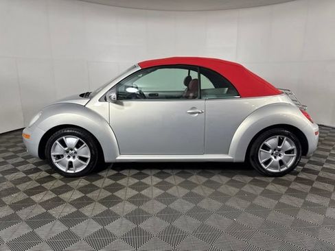 Used 2009 Volkswagen Beetle Blush FWD image 7
