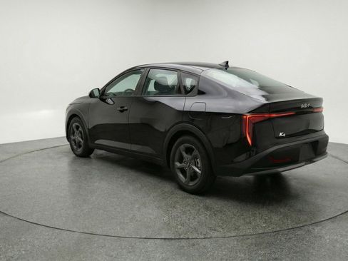 Used 2025 Kia K4 LXS image 6