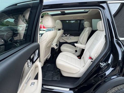 Used 2023 Mercedes-Benz GLS 450 4MATIC image 16