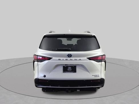Used 2021 Toyota Sienna Platinum AWD/4WD image 15