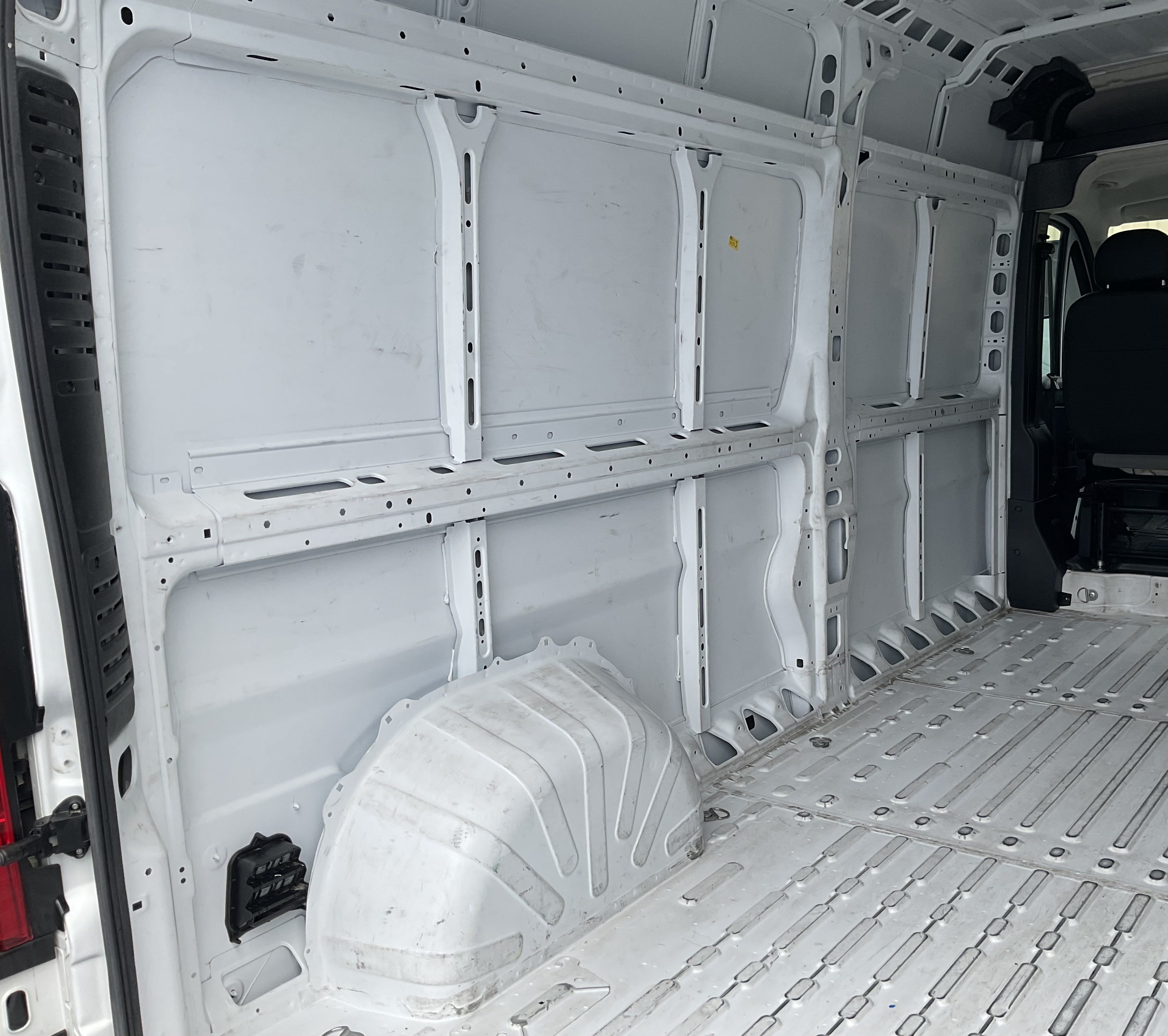 Used 2025 RAM ProMaster 2500 w/ Convenience Group FWD image 34
