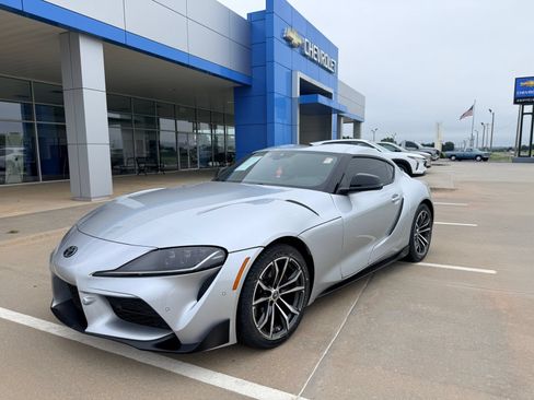 Used 2021 Toyota Supra w/ Safety & Technology Package RWD image 2