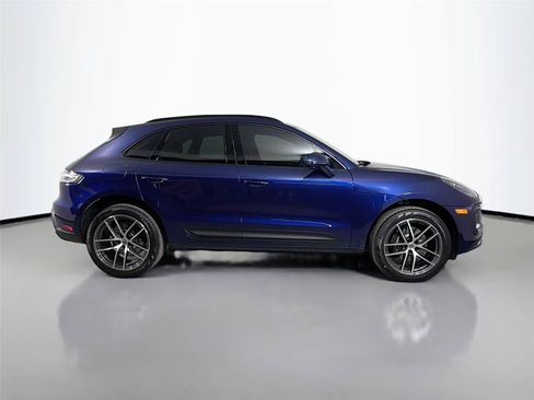 Certified 2026 Porsche Macan AWD/4WD image 8