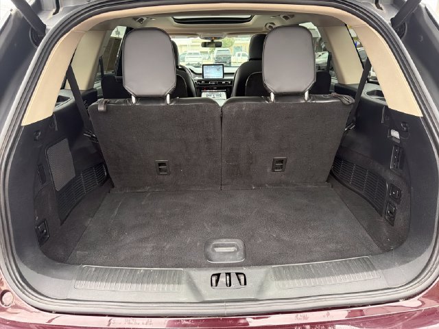 Used 2024 Lincoln Aviator AWD image 25