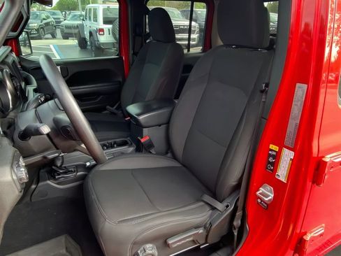 Used 2022 Jeep Gladiator Sport AWD/4WD image 12