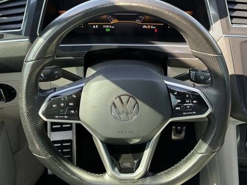 Used 2022 Volkswagen Tiguan SE R-Line FWD image 11