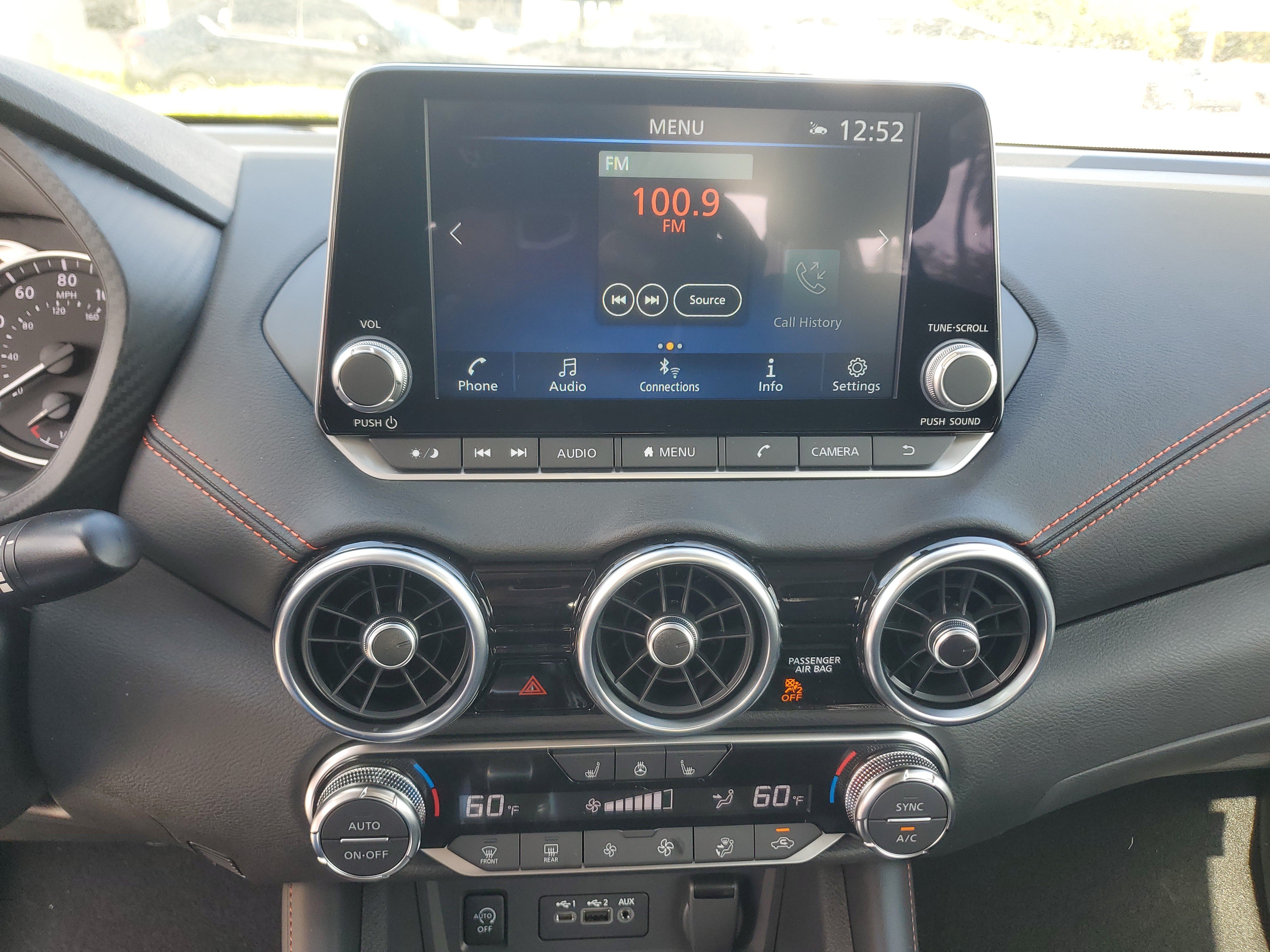 Used 2025 Nissan Sentra SR w/ SR Premium Package FWD image 19