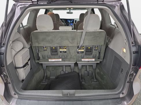 Used 2016 Toyota Sienna LE w/ Protection Package FWD image 35