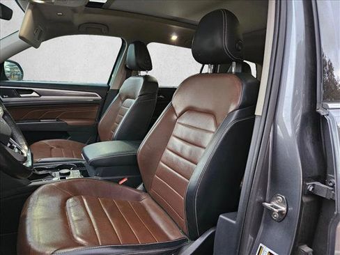 Used 2022 Volkswagen Atlas SEL Premium image 17