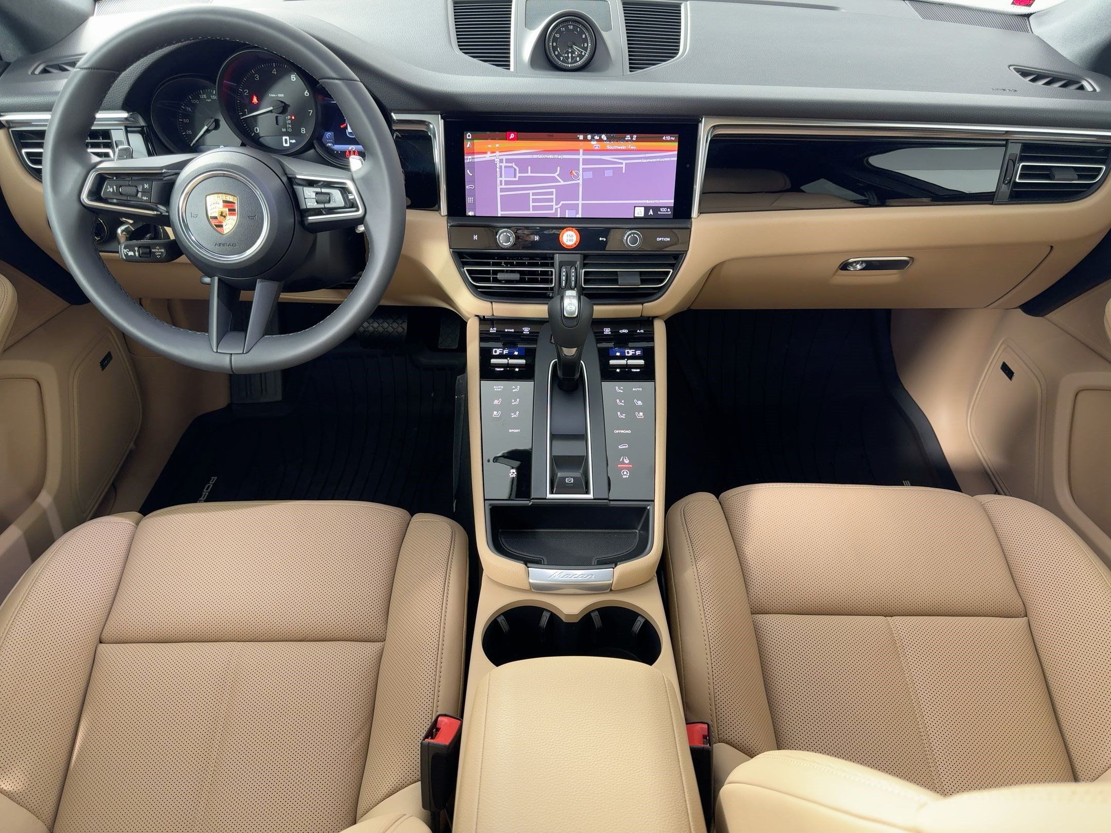 Certified 2026 Porsche Macan AWD/4WD image 26