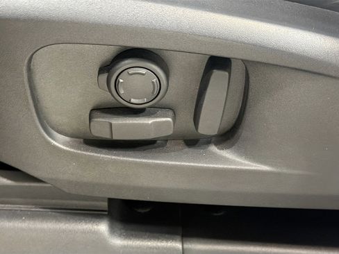 Used 2025 Land Rover Defender 110 S image 13