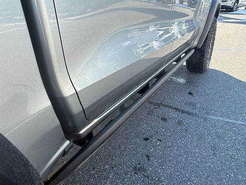 Used 2025 Chevrolet Colorado ZR2 w/ Technology Package image 25