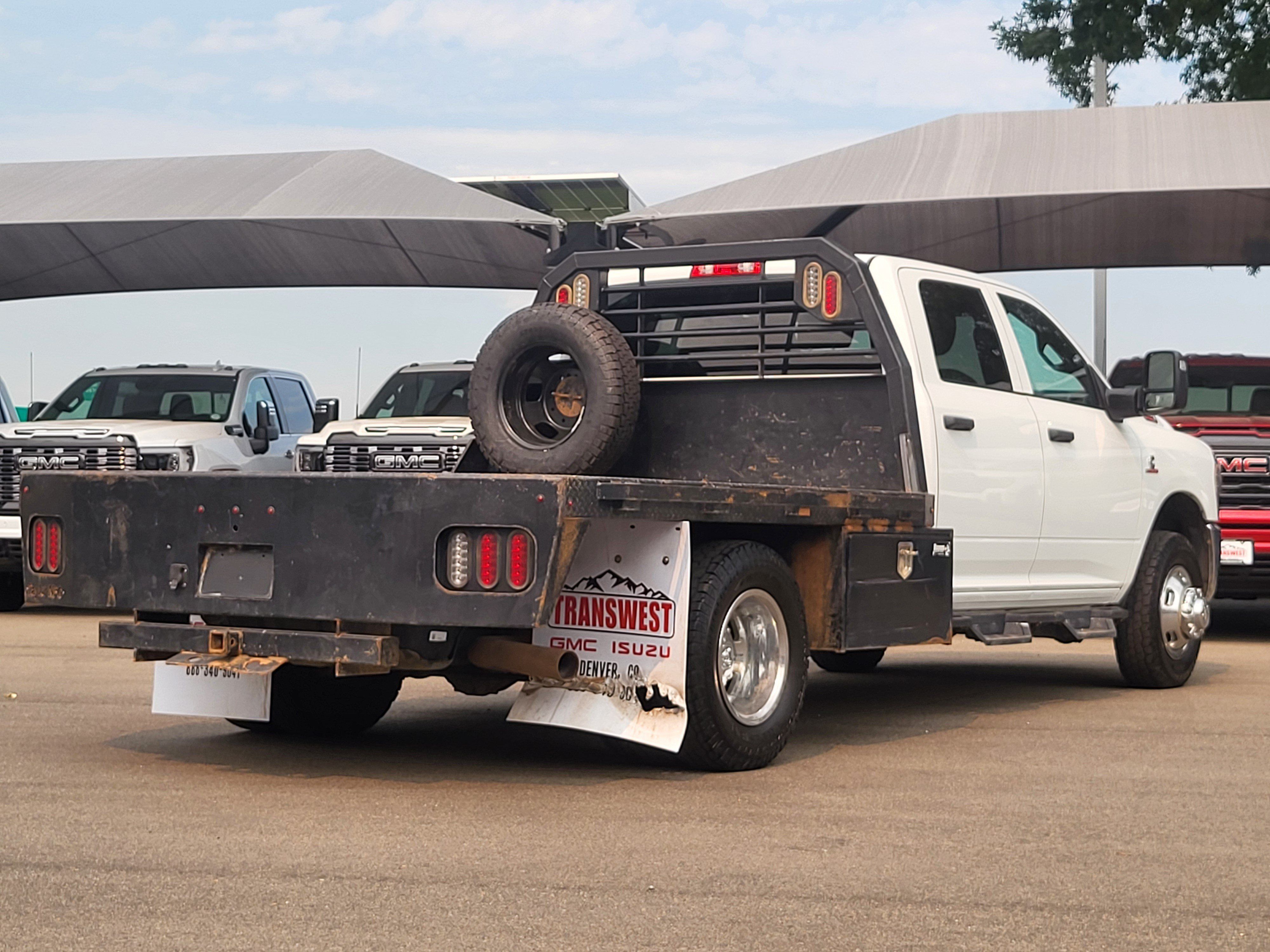 Used 2024 RAM 3500 Tradesman w/ Chrome Appearance Group AWD/4WD image 7