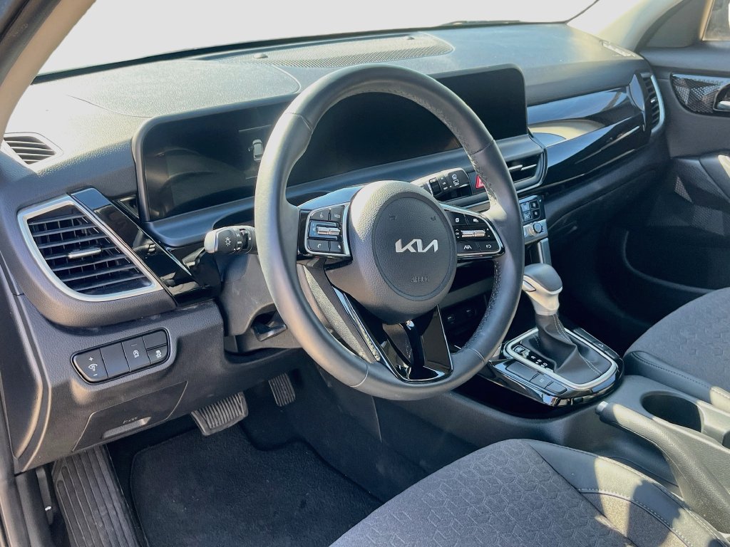 Used 2026 Kia Seltos S FWD image 9