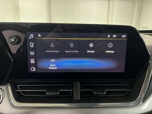 Certified 2025 Chevrolet Trax LT w/ LT Convenience Package image 13