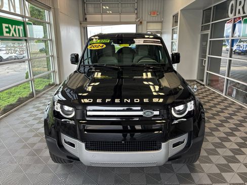 Used 2024 Land Rover Defender 110 S AWD/4WD image 2