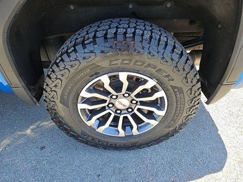 Used 2022 GMC Sierra 1500 AT4 w/ AT4 Premium Package image 9