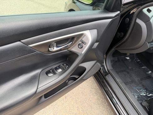 Used 2014 Nissan Altima 2.5 SL w/ Moonroof Package FWD image 10