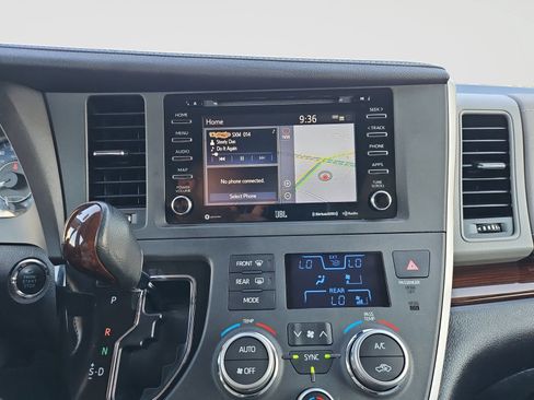 Used 2020 Toyota Sienna Limited AWD/4WD image 25