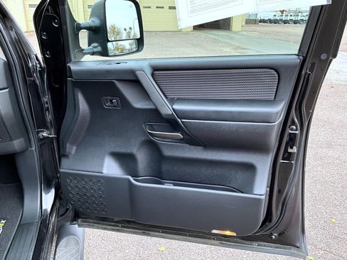 Used 2014 Nissan Titan PRO-4X image 17