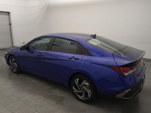 Used 2025 Hyundai Elantra Sport FWD image 3