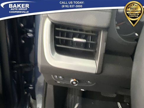 Certified 2024 GMC Terrain SLT w/ Elevation Edition image 18