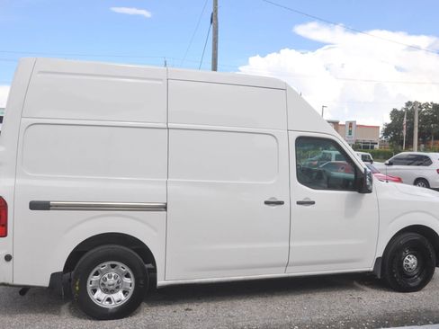 Used 2021 Nissan NV 2500 SV image 8