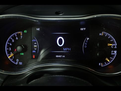 Used 2020 Jeep Grand Cherokee Limited image 19