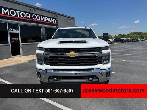 Used 2025 Chevrolet Silverado 2500 LT w/ Convenience Package AWD/4WD image 15