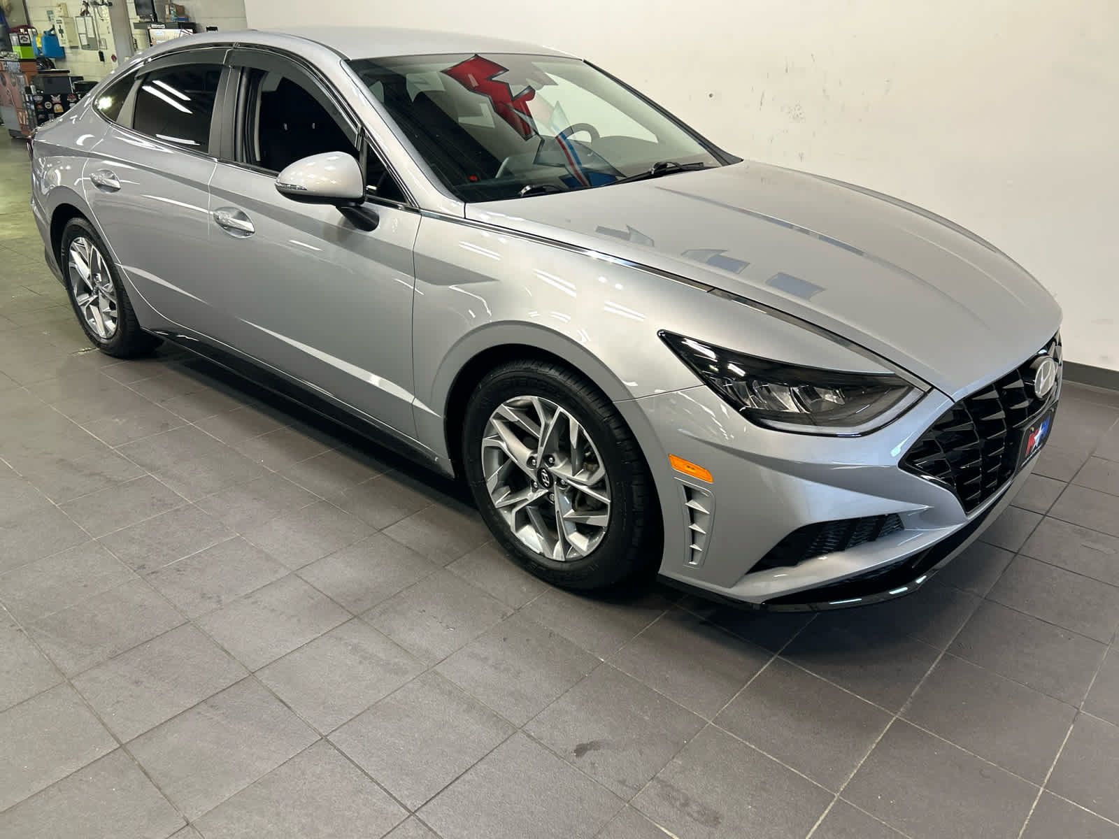 Used 2023 Hyundai Sonata SEL w/ Preferred Accessory Package FWD image 2