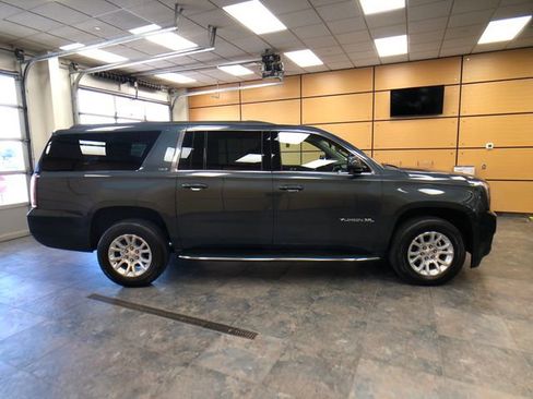 Used 2020 GMC Yukon XL SLT w/ Open Road Package AWD/4WD image 8
