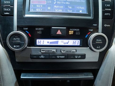 Used 2012 Toyota Camry XLE image 21