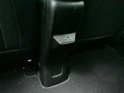 Used 2022 Chevrolet Bolt EUV LT FWD image 12