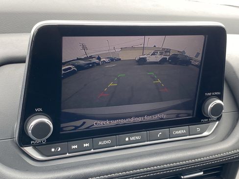 Used 2024 Nissan Rogue SV image 20