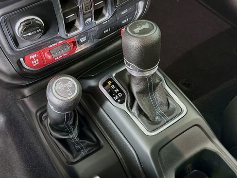 Used 2022 Jeep Wrangler Unlimited Rubicon 4xe image 17