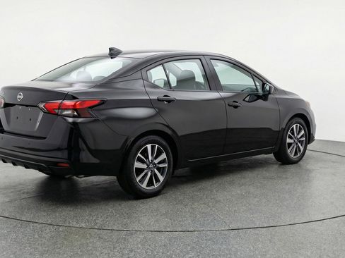 Used 2025 Nissan Versa SV image 9