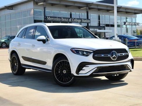 Used 2025 Mercedes-Benz GLC 300 4MATIC image 1