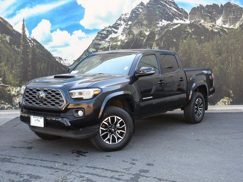 Used 2022 Toyota Tacoma TRD Sport w/ TRD Premium Sport Package AWD/4WD image 6