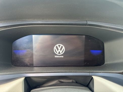 Used 2022 Volkswagen Taos SE image 11