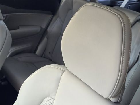 Used 2025 Volvo XC90 T8 Ultra w/ Protection Package Premier image 14