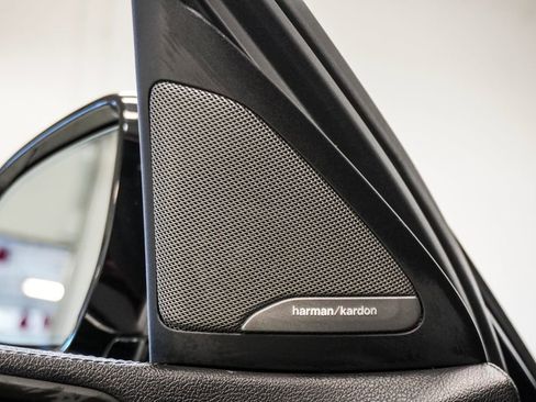 Used 2021 BMW X6 M50i w/ Executive Package image 25