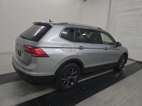 Used 2023 Volkswagen Tiguan SE FWD image 5
