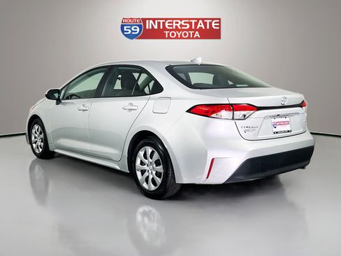 Certified 2025 Toyota Corolla LE FWD image 5