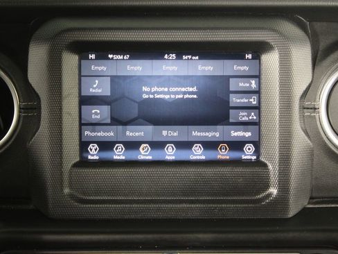 Used 2020 Jeep Gladiator Overland w/ LED Lighting Group image 10