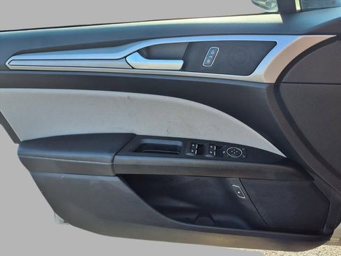 Used 2018 Ford Fusion S image 16