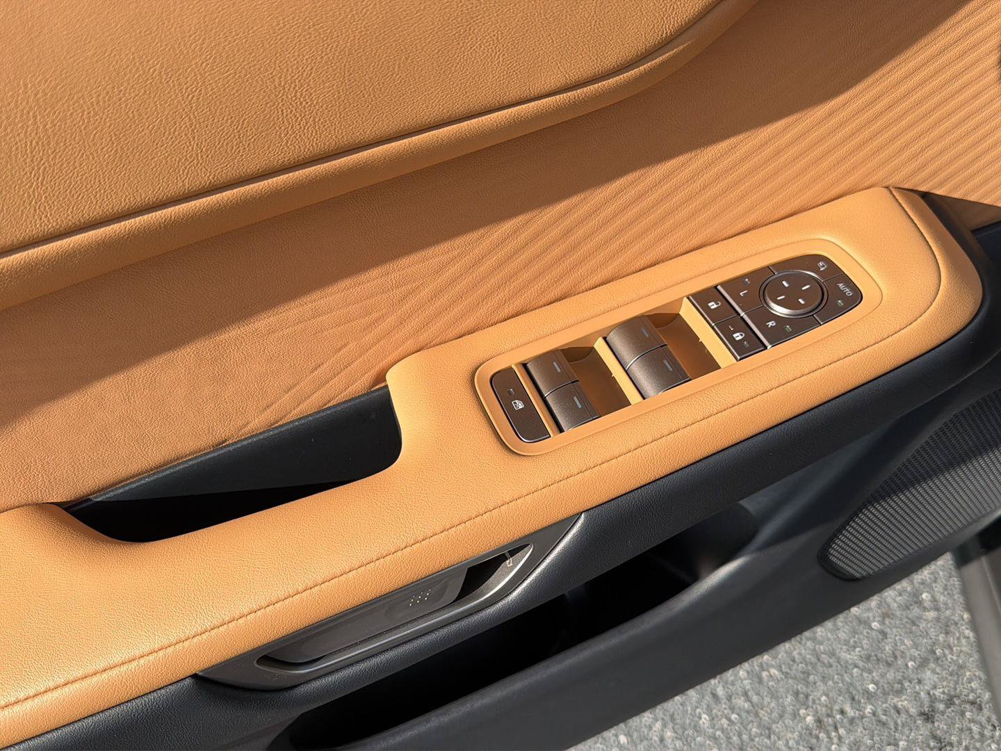 New 2026 Lexus ES 350e w/ Convenience Package FWD image 33