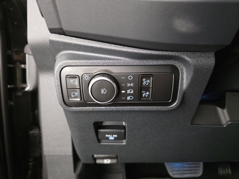 Used 2025 Ford Bronco Badlands image 31